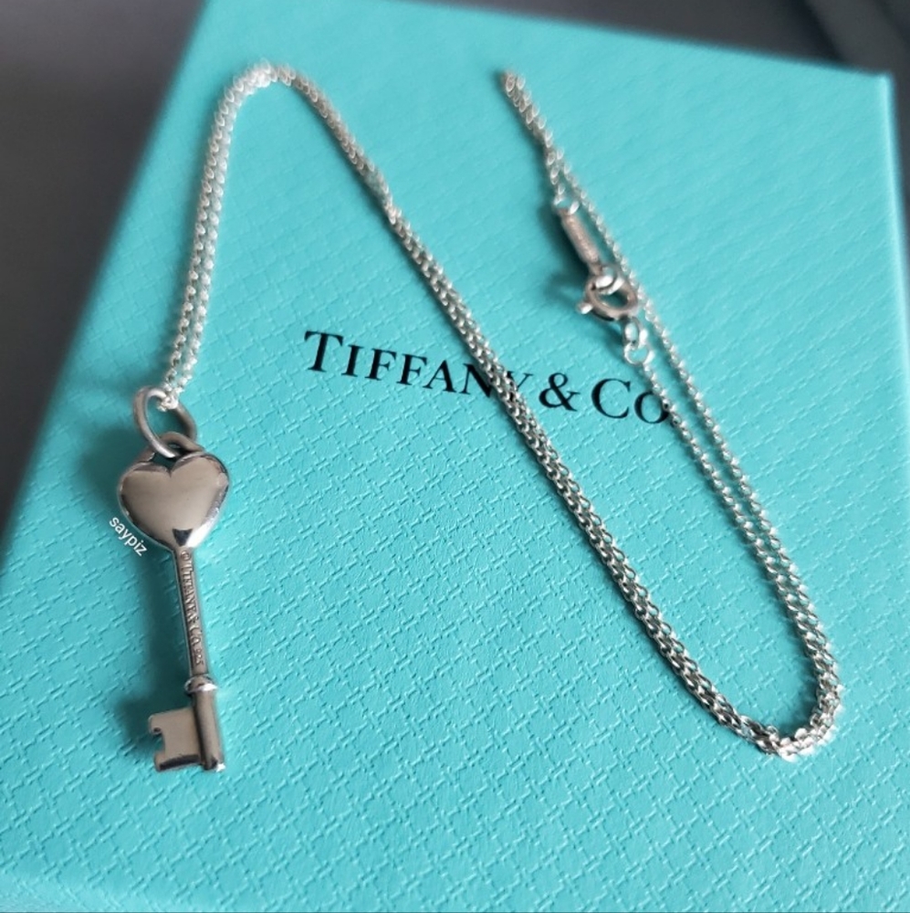 *SOLD* Tiffany & Co Blue Enamel Heart Key Necklace - Picture 6 of 12